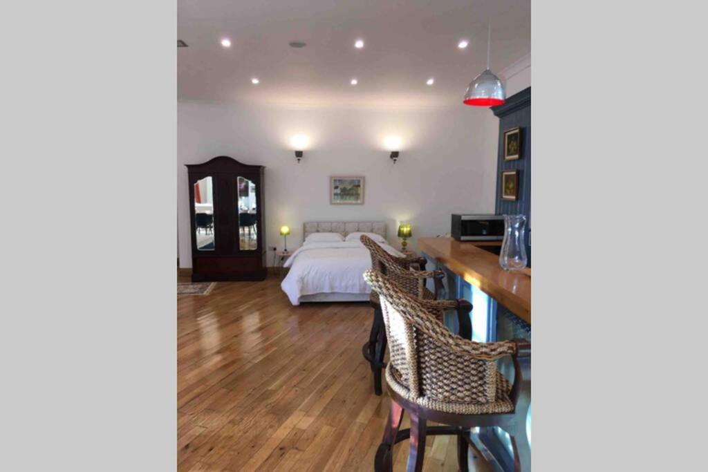 The Loft @ Clifden Bay Apartments Buitenkant foto